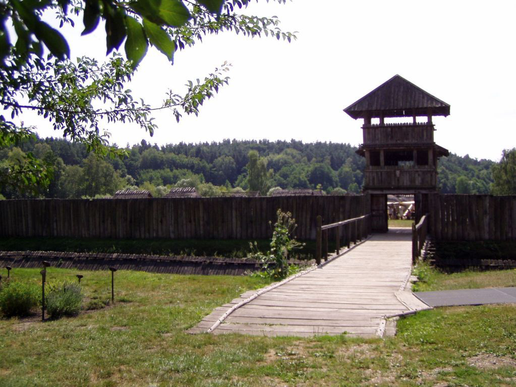 Rekonstruktion einer slawischen Siedlung des 9./10. Jahrhunderts